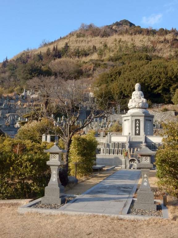 Cemetery in Yugeshima