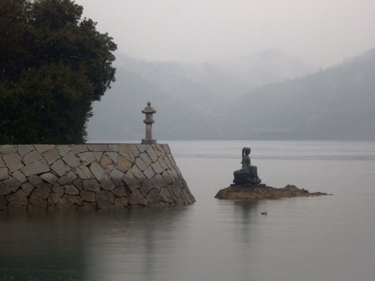 Statue of Tsuruhime in Miyaura Harbour