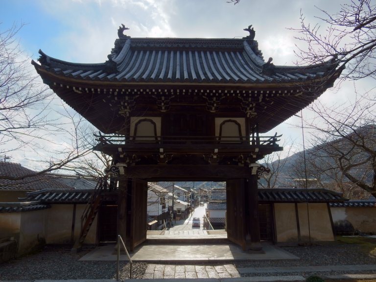 Gate of Shourenji in Takehara